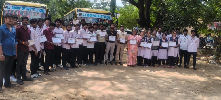 కోవూరు పోలీస్ స్టేషన్‌లో ఘనంగా రక్తదాన శిబిరం: స్వచ్ఛందంగా పాల్గొన్న ఎస్.వి.ఎస్.సి.ఎన్ (SVSCN) ఇంజనీరింగ్ కళాశాల విద్యార్థులు